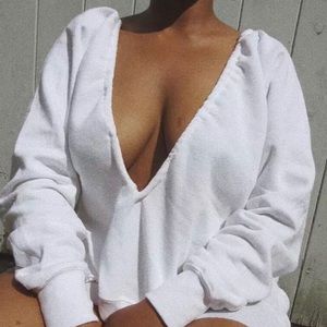 adjustable V cut top.